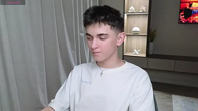Snapshot of alexander_18_xxl chatting on 07-17-26, 10:34 alexander 18 xxl online show from 07-17-26, 10:34