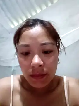 Snapshot of mia0033 chatting on 04-11-26, 04:53 mia0033 online show from 04-11-26, 04:53