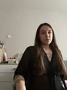 Snapshot of RiannaBrown chatting on 04-13-26, 02:59 RiannaBrown online show from 04-13-26, 02:59
