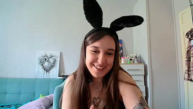 Snapshot of RiannaBrown chatting on 05-25-26, 03:06 RiannaBrown online show from 05-25-26, 03:06