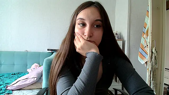 Snapshot of RiannaBrown chatting on 05-27-26, 06:43 RiannaBrown online show from 05-27-26, 06:43
