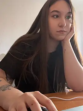 Snapshot of RiannaBrown chatting on 04-14-26, 03:11 RiannaBrown online show from 04-14-26, 03:11
