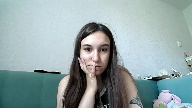 Snapshot of RiannaBrown chatting on 06-18-26, 04:11 RiannaBrown online show from 06-18-26, 04:11