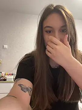 Snapshot of RiannaBrown chatting on 04-23-26, 03:57 RiannaBrown online show from 04-23-26, 03:57