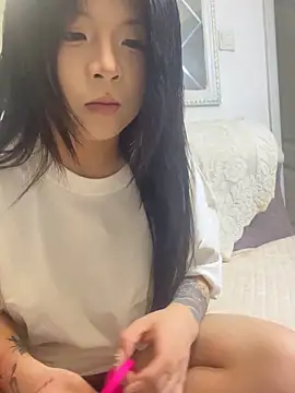 Snapshot of beibei-10 chatting on 04-20-26, 01:24 beibei-10 online show from 04-20-26, 01:24