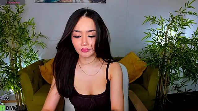 Snapshot of Riddle_Lay chatting on 04-24-26, 09:55 Riddle Lay online show from 04-24-26, 09:55