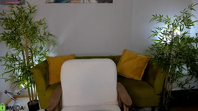 Snapshot of Riddle_Lay chatting on 04-28-26, 10:41 Riddle Lay online show from 04-28-26, 10:41