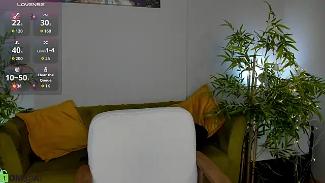 Snapshot of Riddle_Lay chatting on 04-14-26, 09:58 Riddle Lay online show from 04-14-26, 09:58