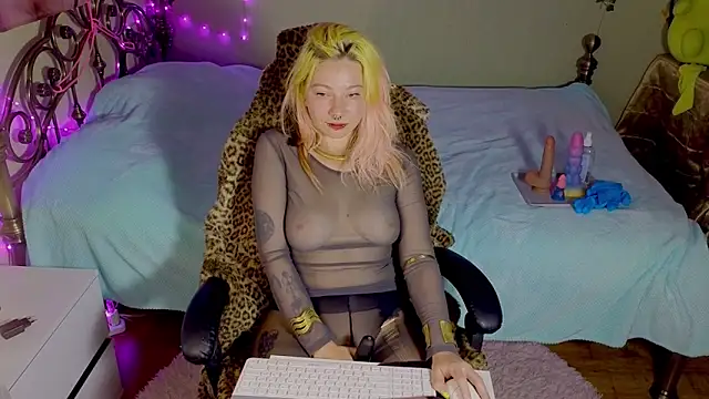 Sansarella online show from 04-28-26, 06:23