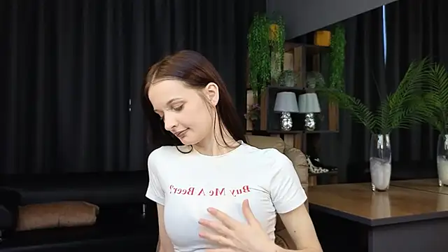 Snapshot of Alice_Mey chatting on 04-12-26, 04:27 Alice Mey online show from 04-12-26, 04:27