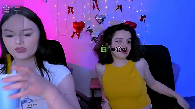 mia mooon  online show from 05-15-26, 09:40
