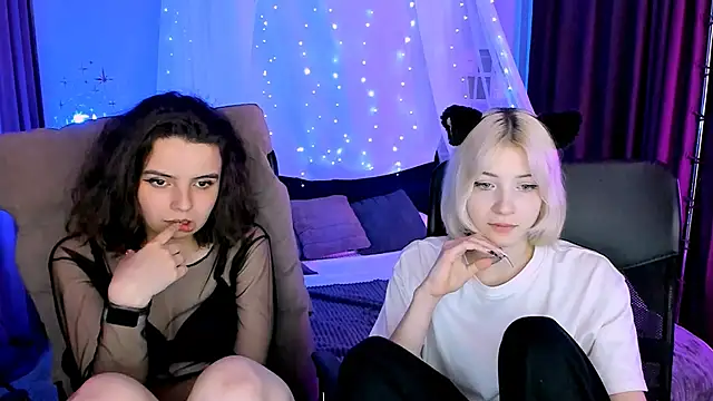 mia mooon  online show from 05-19-26, 08:49