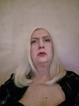 Snapshot of Julia20X chatting on 05-11-26, 03:40 Julia20X online show from 05-11-26, 03:40