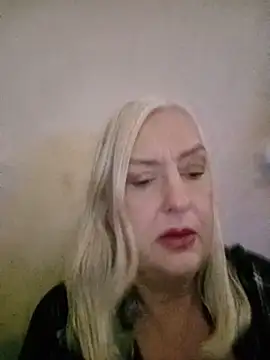 Snapshot of Julia20X chatting on 05-13-26, 10:11 Julia20X online show from 05-13-26, 10:11