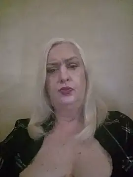 Snapshot of Julia20X chatting on 05-30-26, 10:10 Julia20X online show from 05-30-26, 10:10