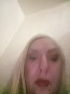 Snapshot of Julia20X chatting on 04-12-26, 04:32 Julia20X online show from 04-12-26, 04:32