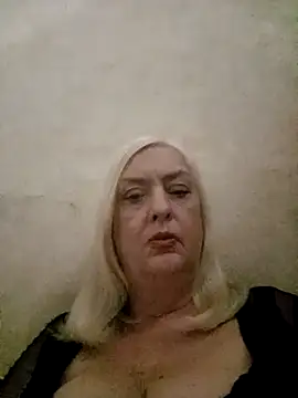 Snapshot of Julia20X chatting on 04-18-26, 07:58 Julia20X online show from 04-18-26, 07:58