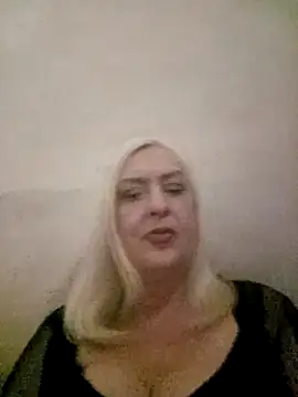 Snapshot of Julia20X chatting on 04-19-26, 06:32 Julia20X online show from 04-19-26, 06:32