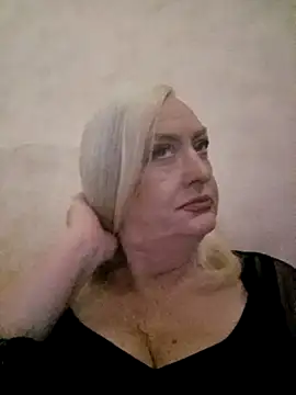 Snapshot of Julia20X chatting on 04-14-26, 03:50 Julia20X online show from 04-14-26, 03:50
