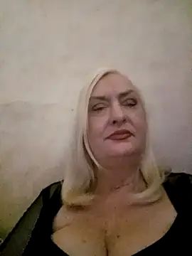 Snapshot of Julia20X chatting on 04-20-26, 03:35 Julia20X online show from 04-20-26, 03:35