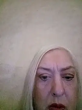 Snapshot of Julia20X chatting on 04-18-26, 03:25 Julia20X online show from 04-18-26, 03:25