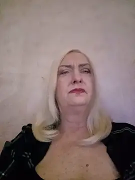 Snapshot of Julia20X chatting on 05-11-26, 04:04 Julia20X online show from 05-11-26, 04:04