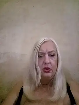 Julia20X online show from 06-07-26, 08:30