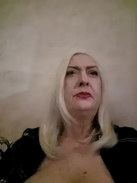 Snapshot of Julia20X chatting on 05-01-26, 06:24 Julia20X online show from 05-01-26, 06:24