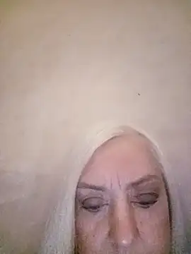 Snapshot of Julia20X chatting on 04-09-26, 12:00 Julia20X online show from 04-09-26, 12:00