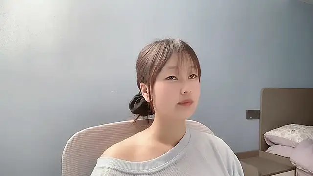 Snapshot of Xiaoqing00 chatting on 04-19-26, 02:12 Xiaoqing00 online show from 04-19-26, 02:12