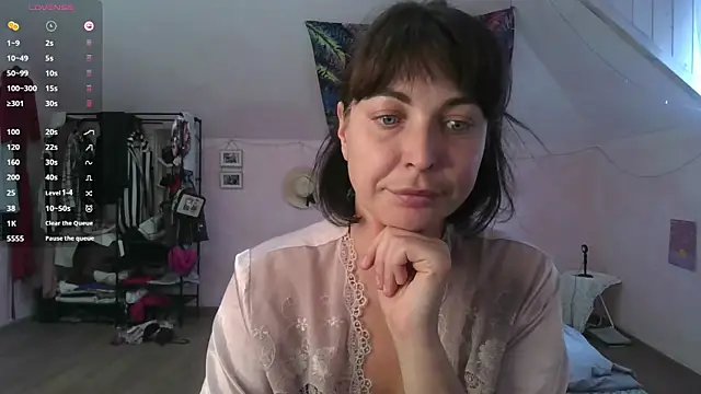 Snapshot of Allice_Honey chatting on 06-23-26, 12:36 Allice Honey online show from 06-23-26, 12:36