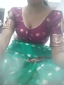 Snapshot of Shaniya03 chatting on 05-19-26, 05:09 Shaniya03 online show from 05-19-26, 05:09