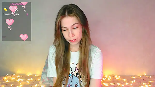 Snapshot of kira_cozy chatting on 07-10-26, 02:44 kira cozy online show from 07-10-26, 02:44
