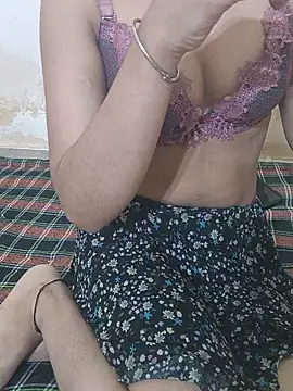Snapshot of Baby-Doll_ chatting on 05-18-26, 04:18 Baby-Doll online show from 05-18-26, 04:18