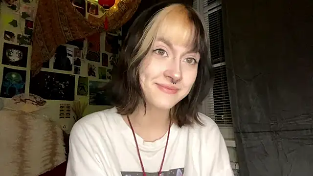 AllegraStaffieri online show from 04-17-26, 09:17