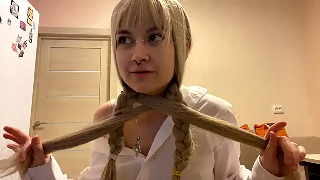 AllegraStaffieri online show from 04-16-26, 09:50