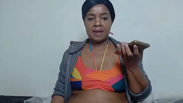 Snapshot of CaramelBaddie16 chatting on 06-19-26, 04:57 CaramelBaddie16 online show from 06-19-26, 04:57