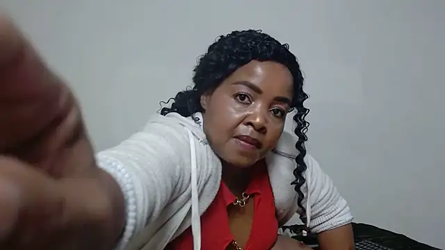 Snapshot of CaramelBaddie16 chatting on 06-18-26, 11:10 CaramelBaddie16 online show from 06-18-26, 11:10