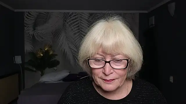 Zuri Zodiac online show from 04-20-26, 06:16