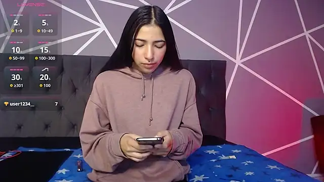 Snapshot of Violett1126 chatting on 04-18-26, 04:15 Violett1126 online show from 04-18-26, 04:15