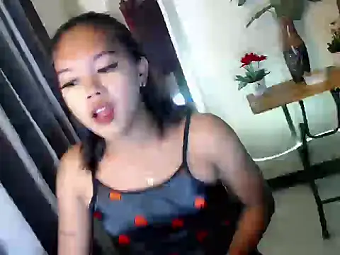Snapshot of naomi_scarlet chatting on 04-14-26, 04:23 naomi scarlet online show from 04-14-26, 04:23
