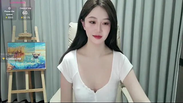 Snapshot of LUNYI-CC chatting on 06-08-26, 11:55 LUNYI-CC online show from 06-08-26, 11:55