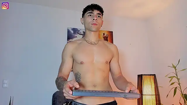 Alex zt7 online show from 05-19-26, 12:34