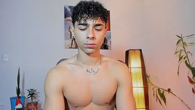 Snapshot of Alex_zt7 chatting on 06-09-26, 01:12 Alex zt7 online show from 06-09-26, 01:12