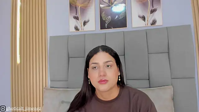 Snapshot of _ValeryCooper chatting on 05-23-26, 11:20 ValeryCooper online show from 05-23-26, 11:20