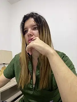 Snapshot of amelia_16 chatting on 05-16-26, 01:32 amelia 16 online show from 05-16-26, 01:32