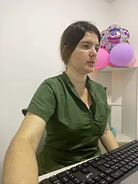Snapshot of amelia_16 chatting on 06-10-26, 01:45 amelia 16 online show from 06-10-26, 01:45