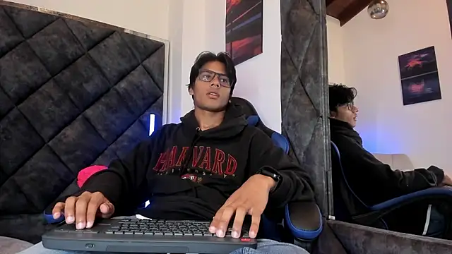 LiamKron online show from 06-12-26, 11:19