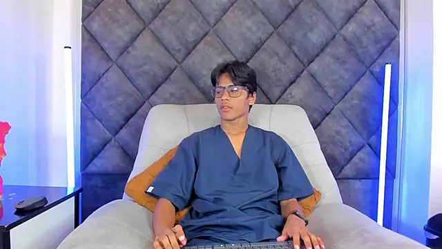 Snapshot of LiamKron chatting on 05-02-26, 11:26 LiamKron online show from 05-02-26, 11:26