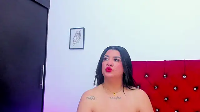 Snapshot of Katty_West chatting on 04-26-26, 11:40 Katty West online show from 04-26-26, 11:40